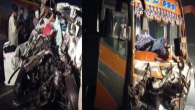 Photo of गुजरात: नवसारी जिले में SUV और लग्जरी बस की टक्कर, नौ लोगों की मौत