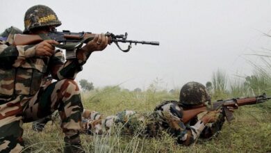 Photo of सेना की गोलीबारी में दो स्थानीय नागरिकों की मौत, हाईवे जाम कर विरोध शुरू