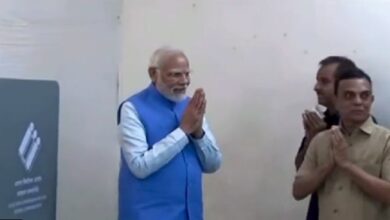 Photo of गुजरात: पीएम मोदी ने किया मतदान, की भारी संख्या में वोट करने की अपील