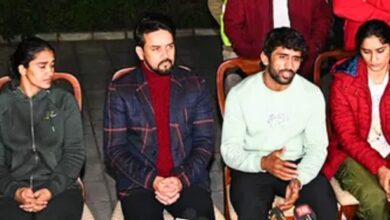 Photo of खेल मंत्री के साथ बैठक के बाद पहलवानों का धरना खत्म, आरोपों की होगी जांच