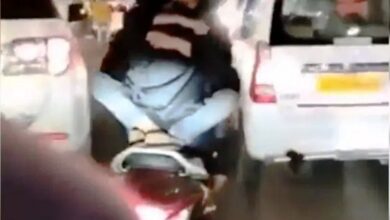 Photo of लखनऊ: पब्लिक प्लेस पर अश्लीलता फैलाने के आरोप में युवक गिरफ्तार