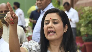 Photo of ‘चुनाव प्रचार में व्यस्त हूं’, महुआ मोइत्रा का ED के सामने पेश होने से इनकार