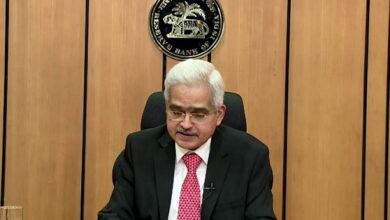 Photo of RBI ने चलाया महंगाई का चाबुक, रेपो रेट बढ़ाकर महंगा किया कर्ज