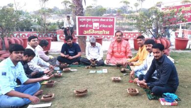 Photo of लखनऊ: हनुमंत धाम मंदिर में सामूहिक अग्निहोत्र यज्ञ संपन्न, उमड़ी श्रद्धालुओं की भीड़    