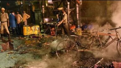 Photo of फिर जल उठा हुगली, उपद्रवियों ने रेलवे फाटक पर फेंका बम, ट्रेनों पर किया पथराव