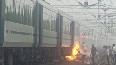 Photo of भोपाल से दिल्ली जा रही वंदे भारत ट्रेन के कोच में लगी आग, मची अफरातफरी