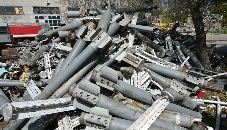 US CLUSTER bomb