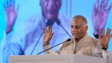 Photo of इंतजार करिए, खुद ही भारत में मिल जाएगा PoK: केंद्रीय मंत्री वीके सिंह का बड़ा बयान