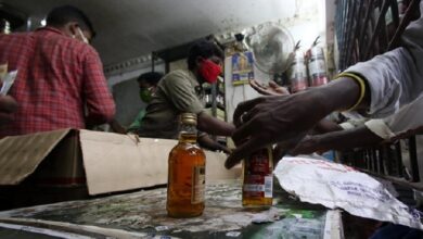 Photo of मुजफ्फरपुर में जहरीली शराब का कहर, दो की गई जान और दो की आंखों की रोशनी