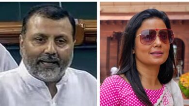 Photo of Cash for query: महुआ मोइत्रा ने कहा- हीरानंदानी को दिया था लॉगिन-पासवर्ड, पर…