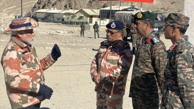 Photo of नहीं टूटी परंपरा, सुरक्षा बलों के साथ दिवाली मनाने हिमाचल पहुंचे पीएम मोदी