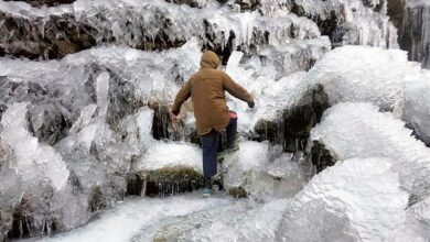 Photo of कड़ाके की ठंड से ठिठुरने लगा उत्तराखंड, जमने लगे झरने; माइनस में पहुंचा तापमान