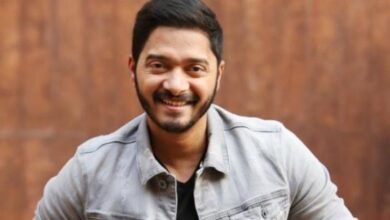 Photo of अभी भी ICU में हैं श्रेयस तलपड़े, कल पड़ा था दिल का दौरा; फैंस मांग रहे हैं दुआएं