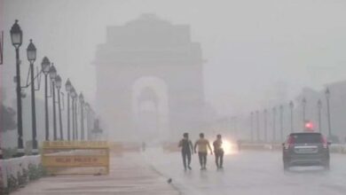 Photo of दिल्ली-NCR में छाया कोहरा, AQI पहुंचा 400 पार; बारिश का भी अनुमान
