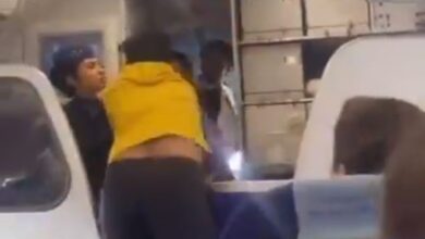 Photo of इंडिगो फ्लाइट में भारी बवाल, यात्री ने अनाउंसमेंट कर रहे पायलट को मारा मुक्का