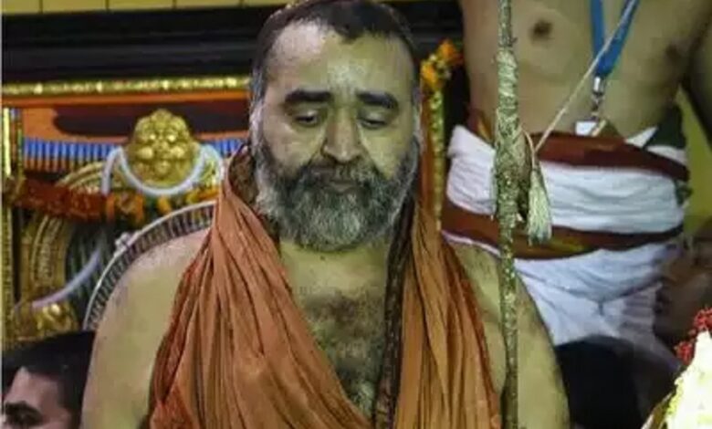 Shankaracharya Vijayendra Saraswati Swamigal of Kanchi Kamakoti Math