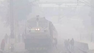 Photo of दिल्ली-NCR समेत पूरे उत्तर भारत में कोहरे का ‘कर्फ्यू’, ट्रेन से लेकर प्लेन तक पर असर