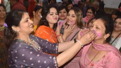 Photo of वृंदावन: बांकेबिहारी मंदिर में पांच दिन होगी रंगों की बरसात, जानें कब से शुरू होंगे कार्यक्रम
