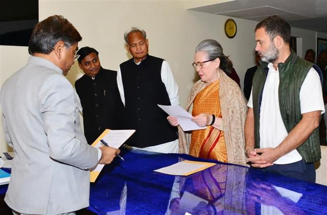 Sonia gandhi reached Rajya Sabha