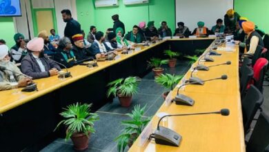 Photo of केंद्र के साथ बैठक में मांगों पर नहीं बनी सहमति, आज दिल्ली कूच करेंगे पंजाब के किसान