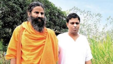 Photo of बाबा रामदेव हाजिर हों! SC ने भेजा अवमानना का नोटिस, बालकृष्ण को भी बुलाया