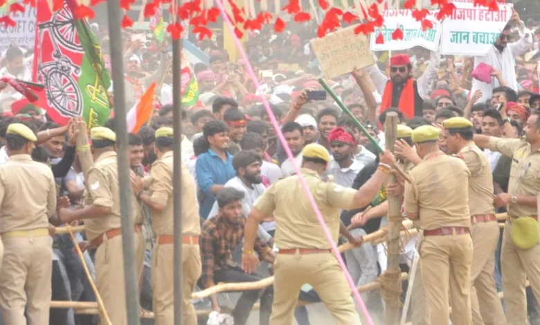 Anarchy continues in Akhilesh Yadav's meetings