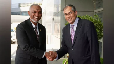 Photo of मालदीव के राष्ट्रपति मुइज्जू पहुंचे दिल्ली, 7 देशों के प्रतिनिधि शपथ ग्रहण समारोह में होंगे शामिल