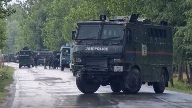 Photo of डोडा में चौथे दिन भी मुठभेड़ जारी, आतंकियों की गोलीबारी में दो जवान घायल