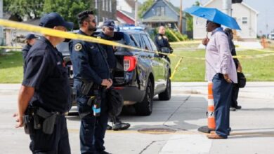 Photo of ट्रंप पर फिर हमले की साजिश? कन्वेंशन सेंटर के बाहर पुलिस ने चाकू लहरा रहे शख्स को किया ढेर