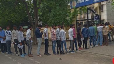 Photo of सिपाही भर्ती: E-KYC और बॉयोमैट्रिक सत्यापन के बाद मिली एंट्री, 9:30 बजे गेट बंद