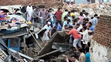 Photo of मेरठ में तीन मंजिला मकान गिरा, नौ की मौत; मलबे में तीन लोग दबे; CM ने दिए निर्देश