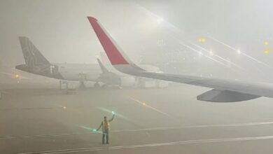 Photo of दिल्ली में AQI 1000 पार, ट्रेनों और उड़ानों पर पड़ा असर; CPCB के आंकड़ो पर उठा सवाल