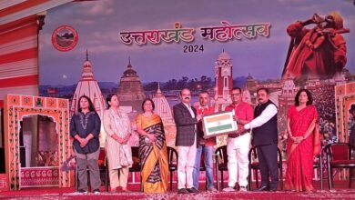 Photo of उत्कृष्ट सेवा सम्मान से नवाज़े गए प्रमिल द्विवेदी, सामाजिक एवं अध्यात्मिक क्षेत्र में सेवा कार्य हेतु मिला सम्मान