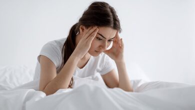 Photo of नींद पूरी न होने पर शरीर में नजर आते हैं ये संकेत, अनदेखा करना पड़ सकता है भारी