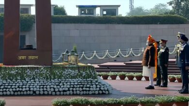 Photo of राष्ट्रीय समर स्मारक पहुंचे प्रधानमंत्री नरेंद्र मोदी, बलिदानियों को किया नमन