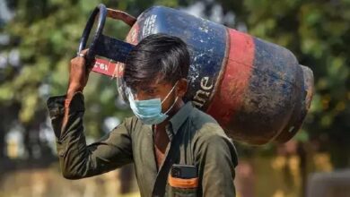 Photo of महंगाई का झटका! देशभर में कमर्शियल सिलेंडर के बढ़े दाम, जानिए अब कितने में मिलेगा