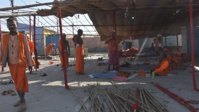 Photo of महाकुंभ 2025: बदलने लगा नजारा, उखड़ने लगे संतों के शिविर; वीरान हुआ अखाड़ा नगर