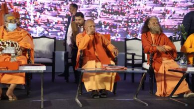 Photo of महाकुम्भ की व्यवस्थाओं को लेकर संत समाज गदगद, CM योगी को दिया श्रेय