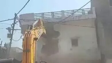 Photo of नागपुर हिंसा के मास्टरमाइंड फहीम खान के घर पर चला बुलडोजर, भारी फोर्स तैनात