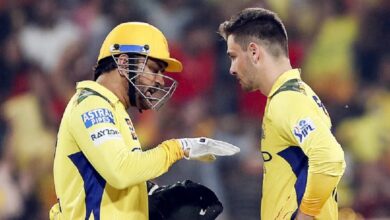 Photo of ‘मुझे क्यों दिया’, POTM के लिए अपना नाम सुनकर चौंके धोनी; नूर अहमद के लिए उठाई आवाज