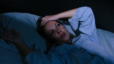 Photo of रातभर ता‍कते रहते हैं छत, फ‍िर भी नहीं आती नींद; ट्राई करें 4-7-8 ब्रीदिंग टेक्‍न‍िक
