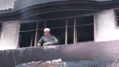 Photo of कानपुर: छह मंजिला इमारत में लगी आग, पत्नी व तीन बेटियों समेत जूता कारोबारी की मौत