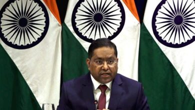 Photo of ‘आतंकियों को सौंपे और POK खाली करें’, पाकिस्तान से संबंधों पर विदेश मंत्रालय की दो टूक