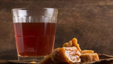Photo of गुड़ का पानी पीने से दूर होगी खून की कमी, मिलेंगे और भी कई फायदे