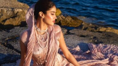 Photo of कान्स में जाह्नवी का लुक देख याद आईं श्रीदेवी, पिंक कॉर्सेट से नहीं हटेंगी नजरें