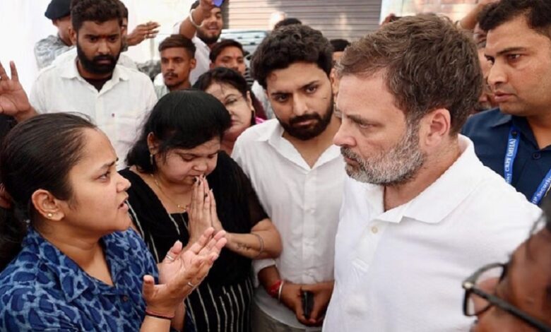 Rahul Gandhi became emotional after listening to Shubham's wife's words