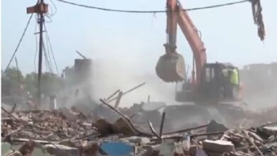 Photo of दिल्ली: अतिक्रमण के खिलाफ DDA का अभियान जारी, कालकाजी के भूमिहीन कैंप पर चला बुलडोजर