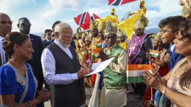 Photo of ‘आपके लिए सरयू व महाकुंभ का जल लाया हूं’, PM मोदी ने त्रिनिदाद व टोबैगो में भारतीय समुदाय को किया संबोधित