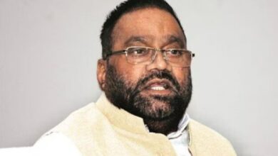 Photo of ‘ये कांवड़िये नहीं गुंडे हैं..’, स्वामी प्रसाद के बयान पर हिंदूवादी संगठन का हंगामा