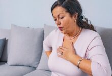 Photo of पुरुषों से अलग होते हैं महिलाओं में हार्ट अटैक के लक्षण, हल्के में न लें ये 8 संकेत